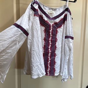 NWOT—> Beautiful SUGARLIPS 💋 White Blouse EMBROIDERED red & blue